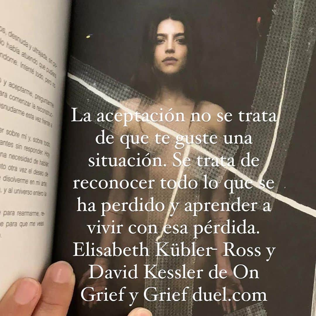 カル・リヴェロさんのインスタグラム写真 - (カル・リヴェロInstagram)「¡Unite a quizás el evento más impactante del año, Conciencia de la Muerte!   Este sábado 14 de octubre a las 18:30 en @monopol.lab   Entrégate desde la escucha a una experiencia inolvidable mientras exploramos la muerte, las pérdidas y la vida con conciencia.   A través de un diálogo apasionante con @wilka_roig (presidente de la Fundación de Dra. Elisabeth Kübler-Ross @ekrmexico ) te invito a reflexionar sobre la importancia de vivir plenamente y naturalizar nuestra propia mortalidad.  Entrada gratuita/ link en bio para reservar tu lugar.   Gracias!」10月4日 20時16分 - lacalurivero