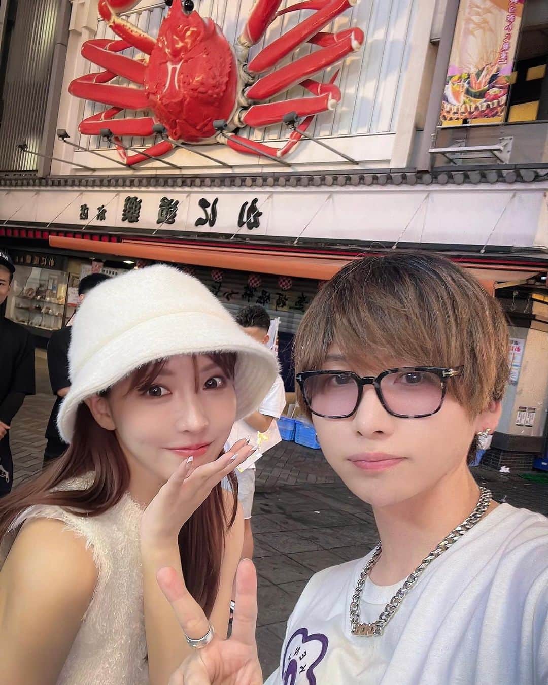 タケヤキ翔さんのインスタグラム写真 - (タケヤキ翔Instagram)「三上悠亜さんとコラボしました 夜のミナミを散策😶‍🌫️」10月4日 20時18分 - takeyakisyou