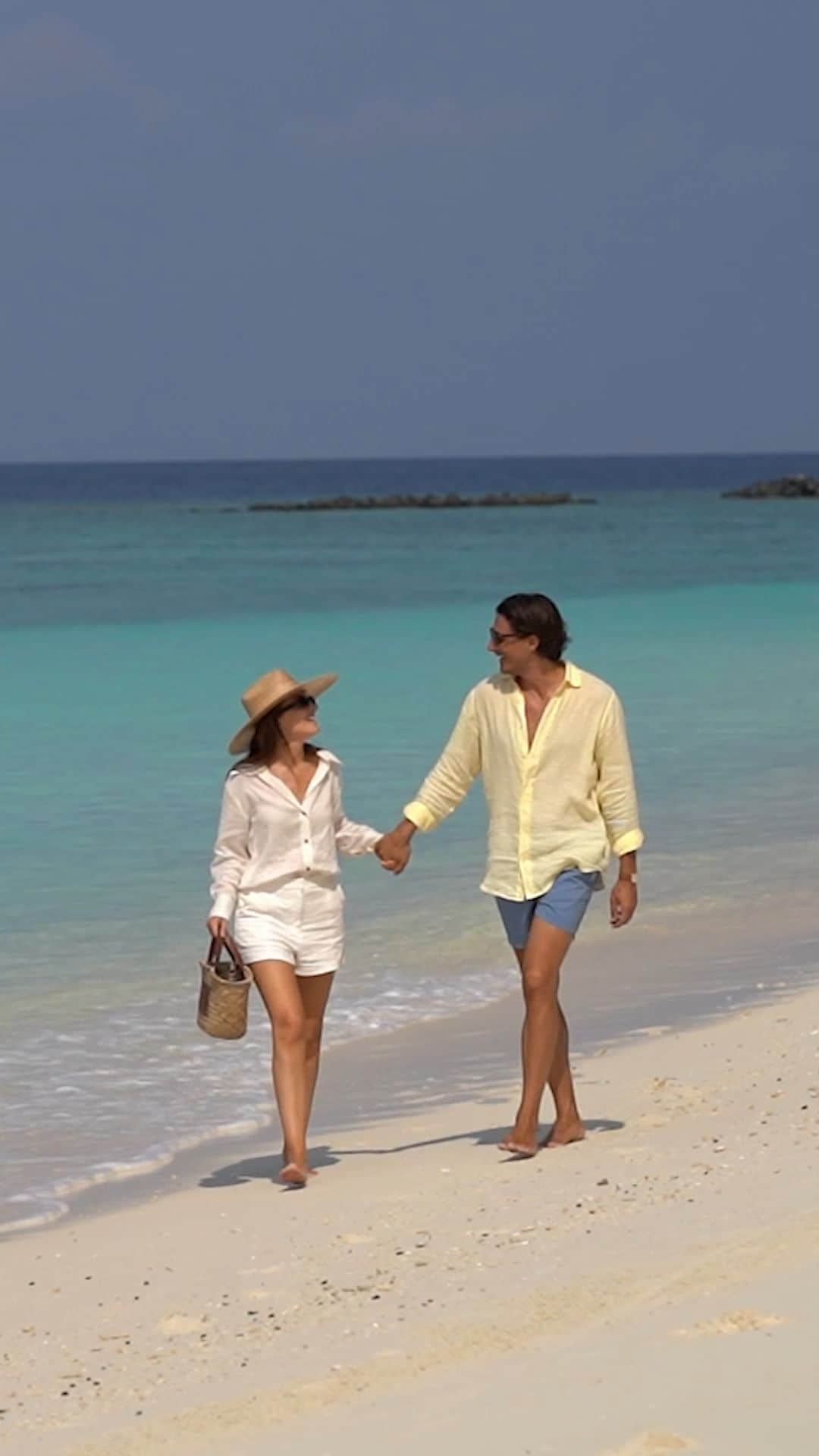 Velaa Private Islandのインスタグラム：「The simple bliss of unexpected moments with that special someone. #VelaaPrivateIsland #VelaaMoments」