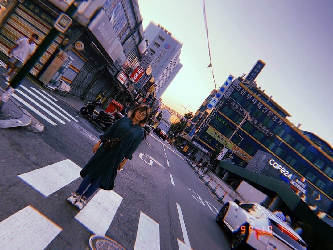 山下まみのインスタグラム：「東大門と旧盆と私。 全然やってない。来るタイミングミスった。  #韓国 #🇰🇷 #Korea」