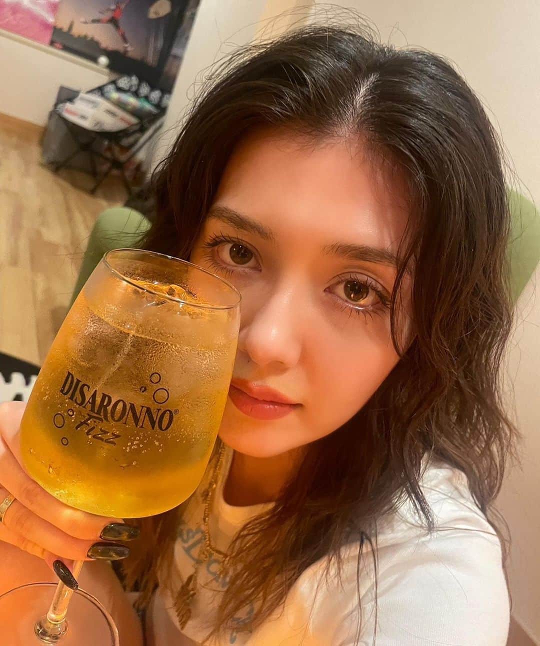 Niinaさんのインスタグラム写真 - (NiinaInstagram)「最近のお家ディサローノ🫶 なんだかんだ一番飲むことが多い ジンジャーエールで割るカクテル🍹 #アマレット #disaronno #ディサローノ #ドルチェヴィータ」10月4日 20時26分 - niina__official