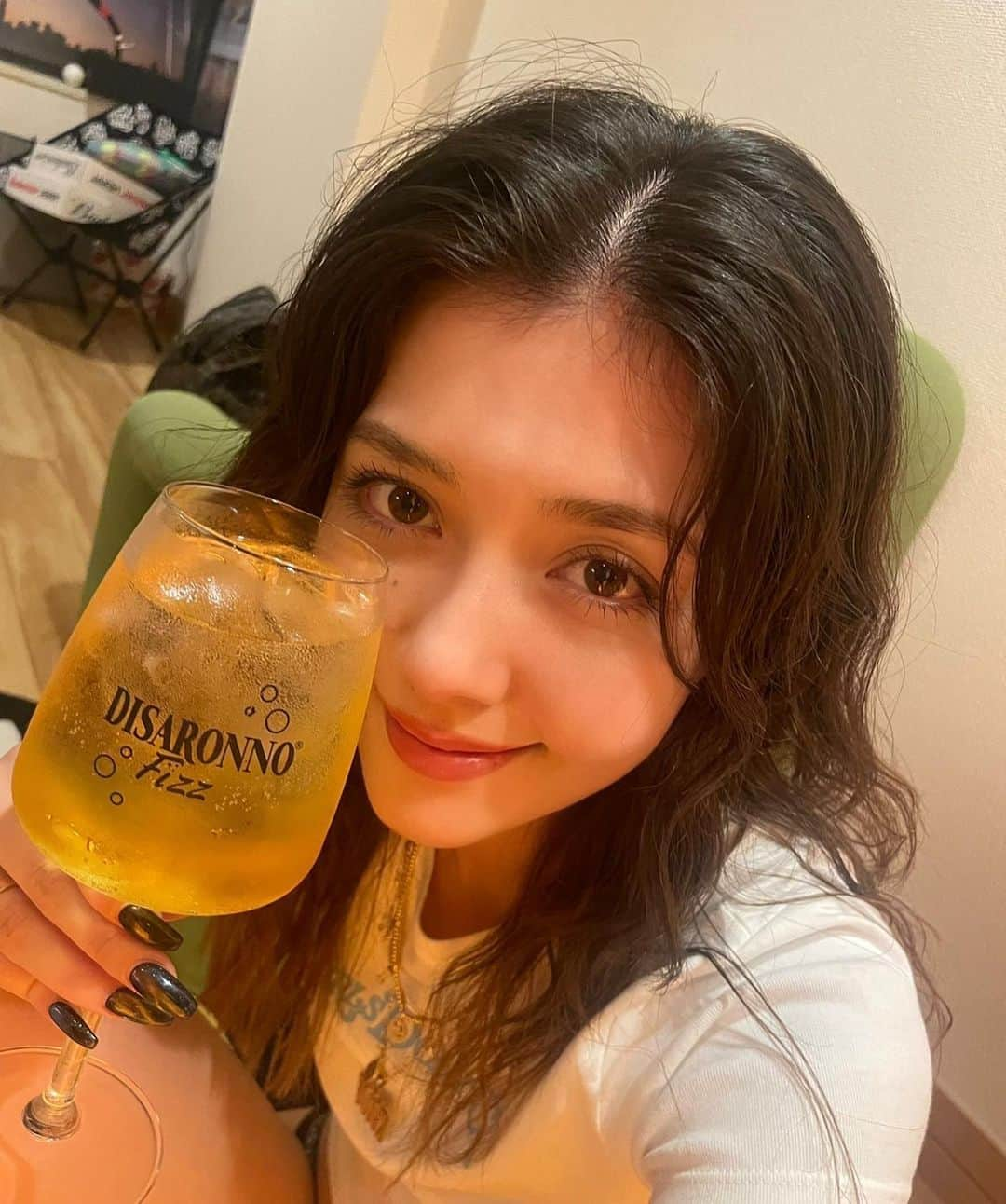 Niinaさんのインスタグラム写真 - (NiinaInstagram)「最近のお家ディサローノ🫶 なんだかんだ一番飲むことが多い ジンジャーエールで割るカクテル🍹 #アマレット #disaronno #ディサローノ #ドルチェヴィータ」10月4日 20時26分 - niina__official