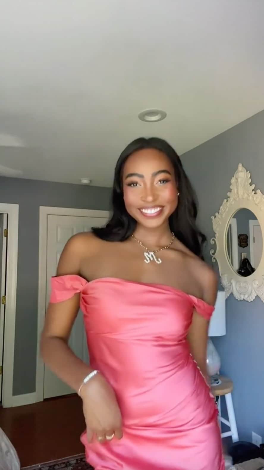 Beginning Boutiqueのインスタグラム：「Bringing some colour to Prom season 💓 Angel @madysenclarke wears the best-selling Ella Pink Off-Shoulder Formal Maxi Dress!」