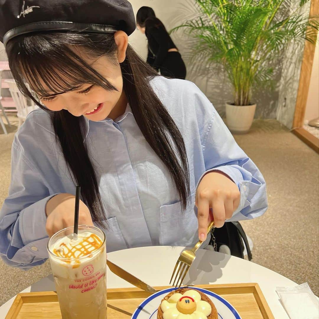 馬場彩華のインスタグラム：「✿‪‪☺︎‬   お店の中もスイーツも可愛すぎた~🧁   @the_cookie_594  #東京カフェ #tokyo #cafe  #tokyocafe #thecookie594 #데일리 #카페 #일본」