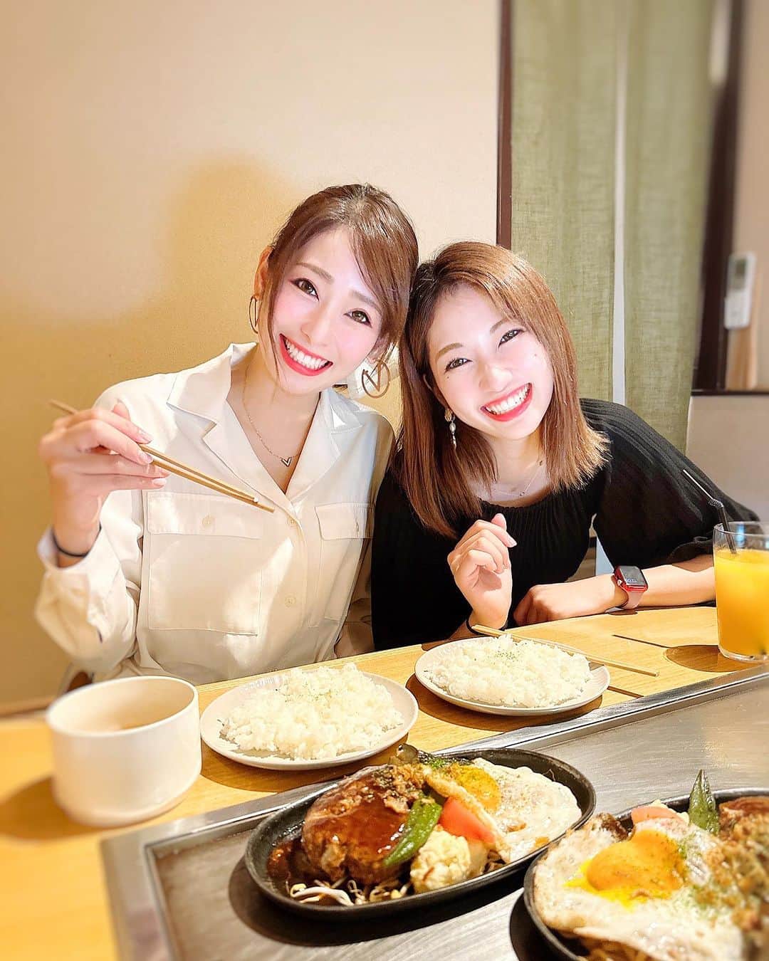 りほさんのインスタグラム写真 - (りほInstagram)「宮古島ではんばーぐランチ！💕🐮 島のお好み焼きぼぶりさんへ行ってきたにょん😆 熟成目玉焼きハンバーグランチをいただきました❤️☺️  泡盛のかすを食べて育った中西畜産のほろ酔い牛🐮宮古島産黒毛和牛のハンバーグなのだっ💕☺️  柔らかくてジューシーなハンバーグ！😍お好み焼き屋さんならではのタレも美味しくてごはんが進む❤️🤭食べ応え抜群！✨  お好み焼き屋さんでハンバーグって不思議な感じ💕鉄板の上に鉄板の皿をそのまま載せて目の前に置いてくれるので熱々でいただけちゃう✨🤭  宮古牛の特製ハンバーグを食べるならここおすすめっ😍  @okonomiyakiboburi #宮古島ランチ #ハンバーグ #ぼぶり #宮古島鉄板焼き #沖縄鉄板焼き #沖縄ランチ #宮古島グルメ #沖縄グルメ　#miyako #miyakojima #miyakoisland #PR #miyakoblue #okinawa #okinawafood #hamburg #ハンバーグ　#宮古島　#宮古島グルメ #宮古島旅行 #宮古島ランチ #宮古島ディナー #沖縄　#宮古牛　#沖縄旅行　#ご当地グルメ #ご当地 #宮古市 #宮古島大好き」10月4日 20時39分 - ri1ho