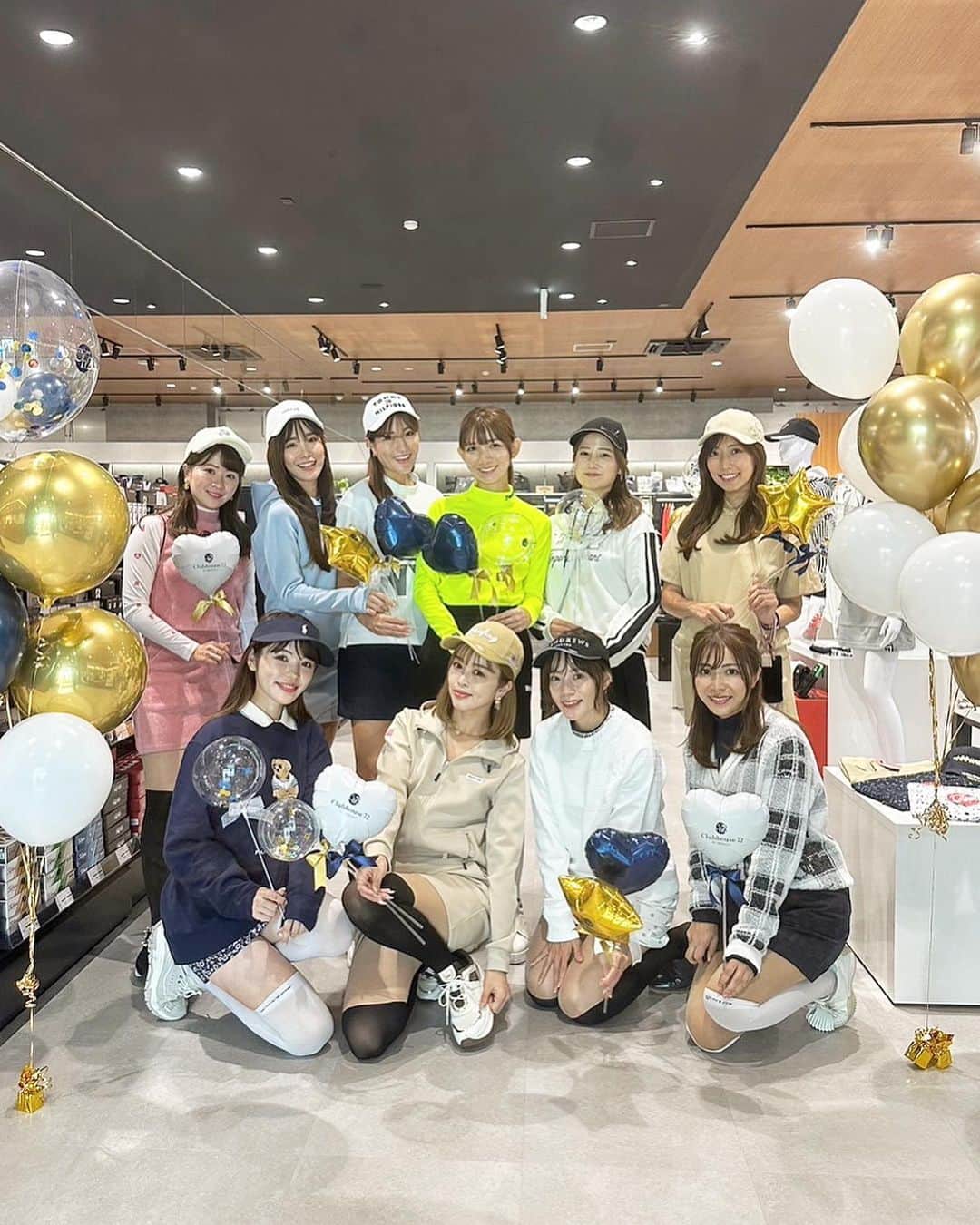 板橋瑠美のインスタグラム：「Club house72 opening partyに 行ってきましたー！！  神戸の二木ゴルフさんが超綺麗になってリニューアルOPEN!!!!  是非是非関西付近の方は行ってみてね💕  私は　@briefinggolf_store_official  さんのウェアを着たよ♡！！ 可愛いSet upを着ました☻✨  Loveななみきちゃんにもまた会えたし、鈴蘭ちゃんも可愛くて癒された💕  今日お声がけくださった皆様、ありがとうございました😍！！！  日帰りだけど神戸楽しかったですー！！！^ ^」