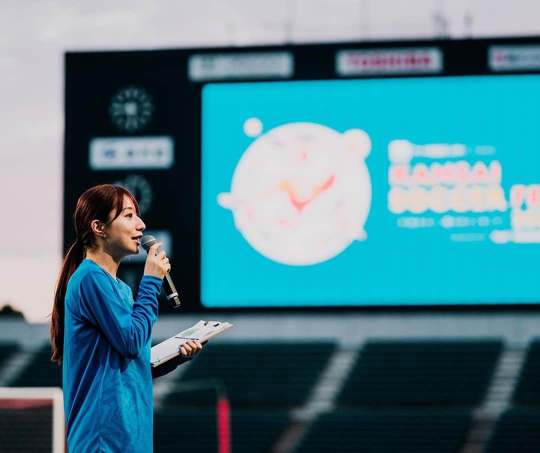 田中裕介さんのインスタグラム写真 - (田中裕介Instagram)「【第3回KANSAI SOCCER FES総括】  昨年11月に創設しました KANSAI SOCCER FESは無事に3回の開催を終了しました。  第3回も前回、前々回同様 多くの方のご協力がありました。  協賛スポンサー様に加えて、 ボランティア、アシスタント、個人支援者、裏方の方々の力がなければKANSAI SOCCER FESを開催する事はできませんでした。  3回を終えて改めて感謝の気持ちをお伝えしたいです。  主催者として熱意を持って 伝えたいことを伝える事がイベントを開催する意味に繋がると感じています。  3回の開催を通して子供達に伝えた事は自分にとっても大切な事を再認識するいい機会となりました。  KANSAI SOCCER FESは 今後も継続的な開催に向けて 支援を募っています。  引き続きご支援、応援を宜しくお願いいたします。  #KANSAISOCCERFES @kansai_soccer_fes」10月4日 20時58分 - yusuketanaka_official