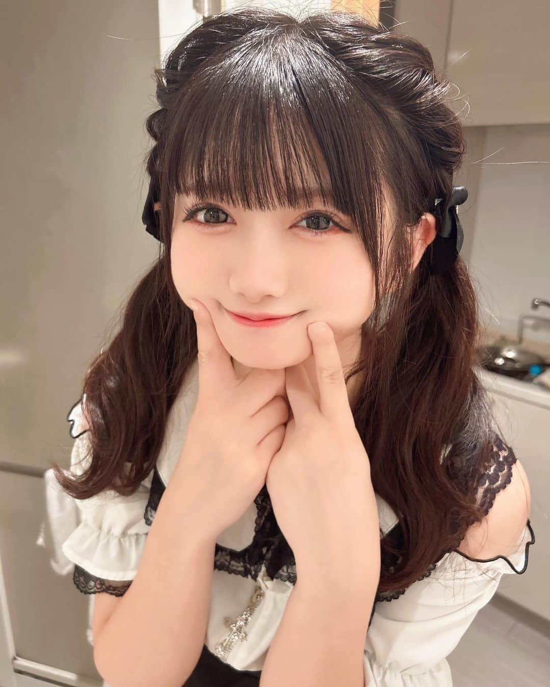 原田珠々華さんのインスタグラム写真 - (原田珠々華Instagram)「♡♡  にこにこずー^･·̫･̥ฅ♡  Twitterで好評だったやつ！  かわいい？？♡♡   #虹のコンキスタドール  #虹コン  #黒髪  #黒髪女子 #japanese  #japanesegirl  #japaneseidol  #girl #idol  #ミディアムヘア  #地下アイドル #偶像  #偶像练习生  #雰囲気好きな人いいね  #いいね返し  #アイドル衣装  #地雷  #地雷系  #地雷系女子  #ツインテール  #ツインテールアレンジ #akihabara  #akiba」10月4日 20時50分 - harada_suzuka