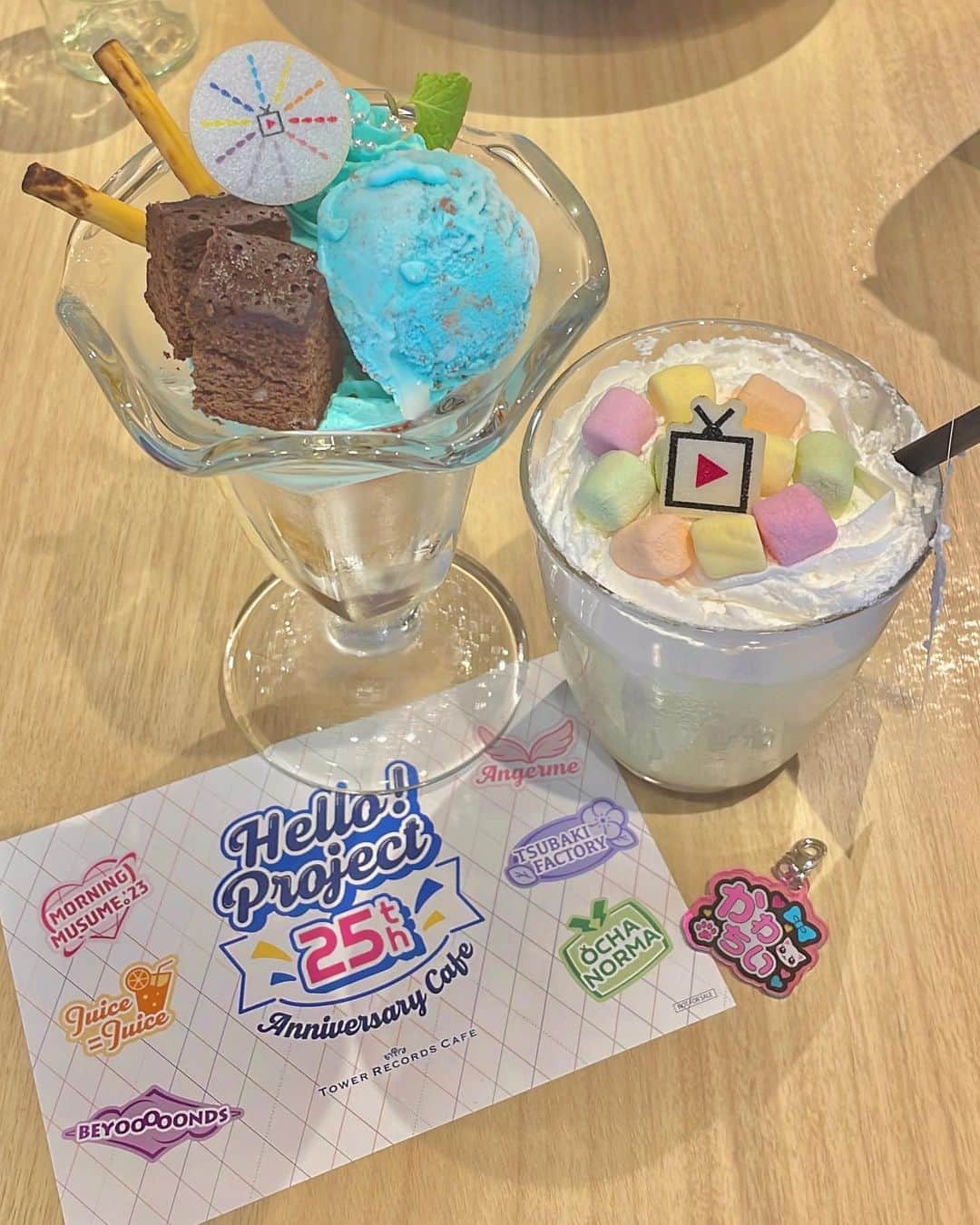 MOMOKOさんのインスタグラム写真 - (MOMOKOInstagram)「⁡ #ハロプロカフェ 🍽️🎀 ⁡ @maria_makino.official 🐰💖 ⁡ ⁡ 三十路以降ハロプロのおかげで 人生たのしんじょう( ◜ᴗ◝) ⁡ ⁡ モーニングとおちゃのメニューを わけわけしました備忘録 @morningmusume_official  @ocha_norma_official  ⁡ ⁡ アクスタ類はBeauty Camの iPhoneカメラモードが1番写りがきれいです🧏🏼‍♀️ 個人の感想です🧏🏼‍♀️ ⁡ ⁡ #FSKとおでかけ #ハロプロ25周年 #タワレコカフェ #コラボカフェ」10月4日 21時06分 - momoko_girly