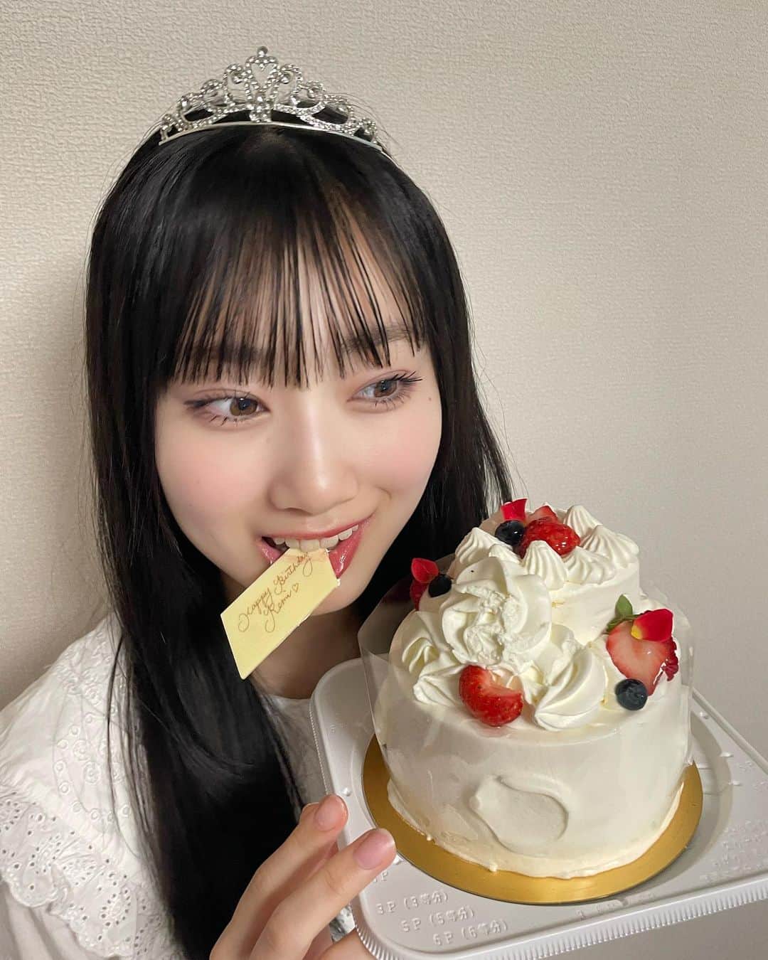 徳永羚海のインスタグラム：「. お誕生日の余韻ひたひた🪩💖」