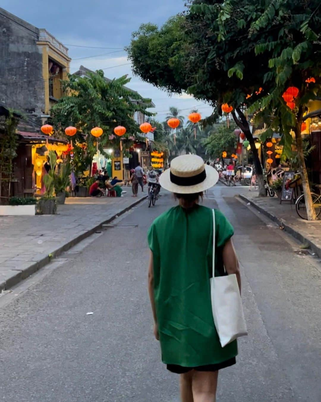 TOMOさんのインスタグラム写真 - (TOMOInstagram)「夏の思い出 旅のコーデ🇻🇳  かなり時差ありすぎるけど😂  全体的に珍しくベージュだった👀👀  しかし焼けすぎた😇😇  #danang #ベトナム旅行 #ベトナム#hyattregencydanang #ハイアット#trip#nicocotrip#nicocoordinate#zara#lohen#」10月4日 21時17分 - nicoco121