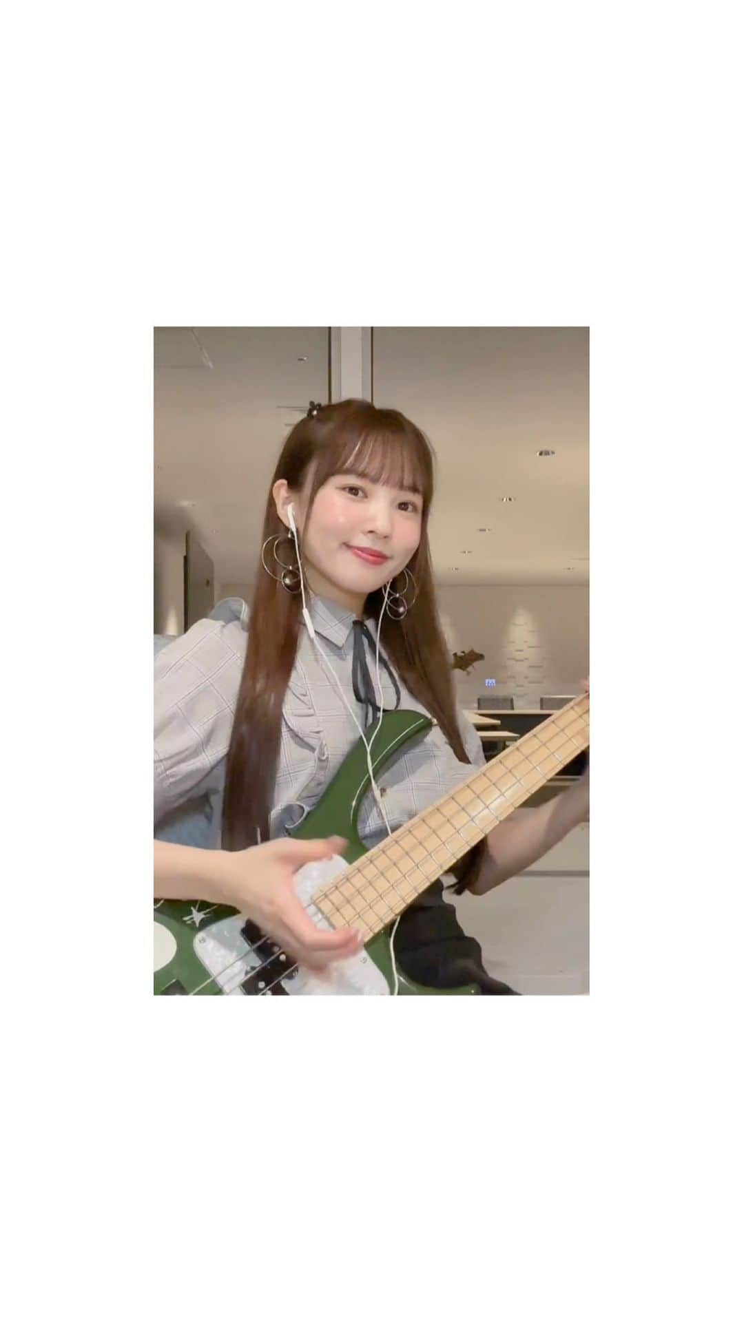 MINAのインスタグラム：「I played the bass🤍 宝鐘マリン さん / 美少女無罪♡パイレーツ 🏴‍☠️ リールにも載せるね＾＾」