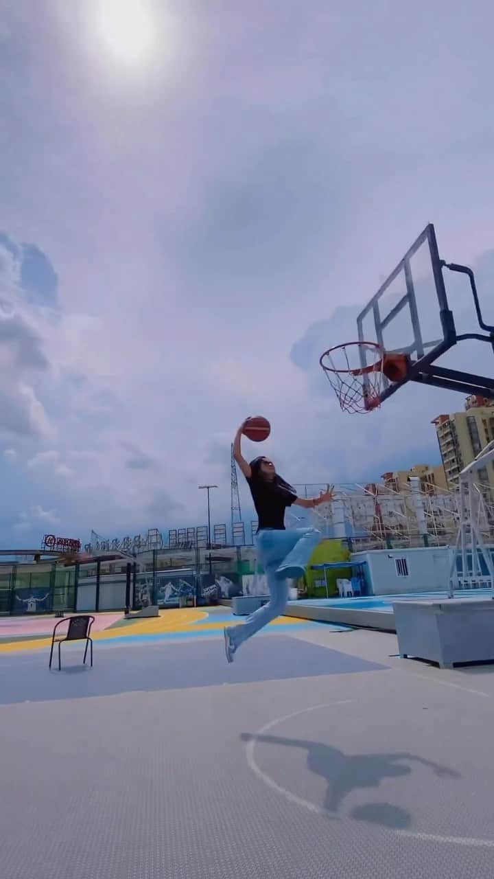 のインスタグラム：「She got hops 🚀   🎥 @cnhoopers」
