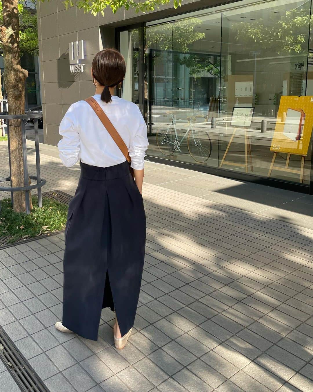 Hiromi Ｍaedaさんのインスタグラム写真 - (Hiromi ＭaedaInstagram)「EASY COCOON SKIRT(イージーコクーンスカート) 本日よりご予約分を順次発送しております♡  お手元に届くまで今しばらくお待ちくださいませ☺️  skirt @frey__jp #frey_jp (10月中旬~下旬/再販売) shoes @pippichic_official #pippichic」10月4日 21時39分 - hiron953