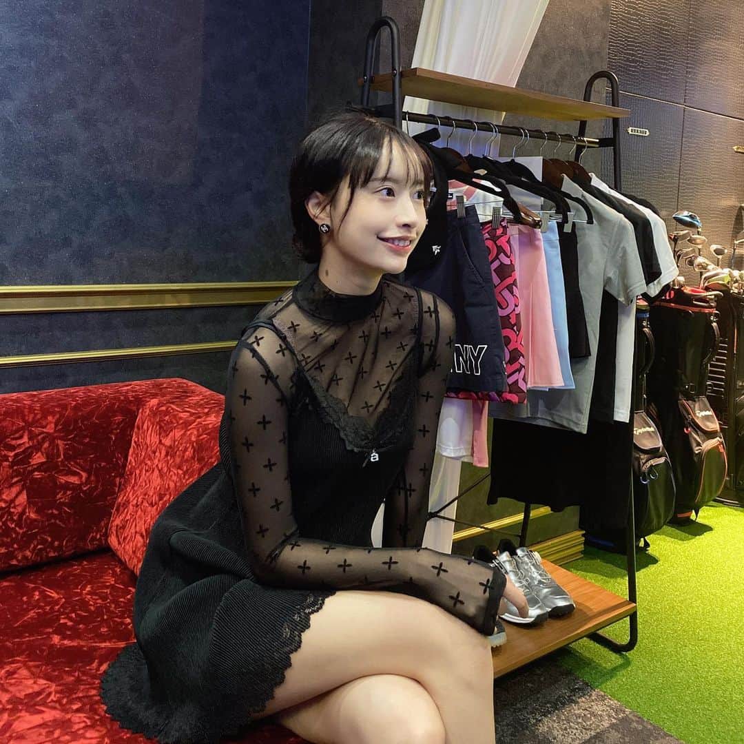 藤川らるむのインスタグラム：「今日いきなり寒くて服がない🥹❣️ 買いに行かなきゃ〜 この前久々にまつげのメンテナンスに行けたよ🤍 私はマツエクの束感が好きだからマツエク！」