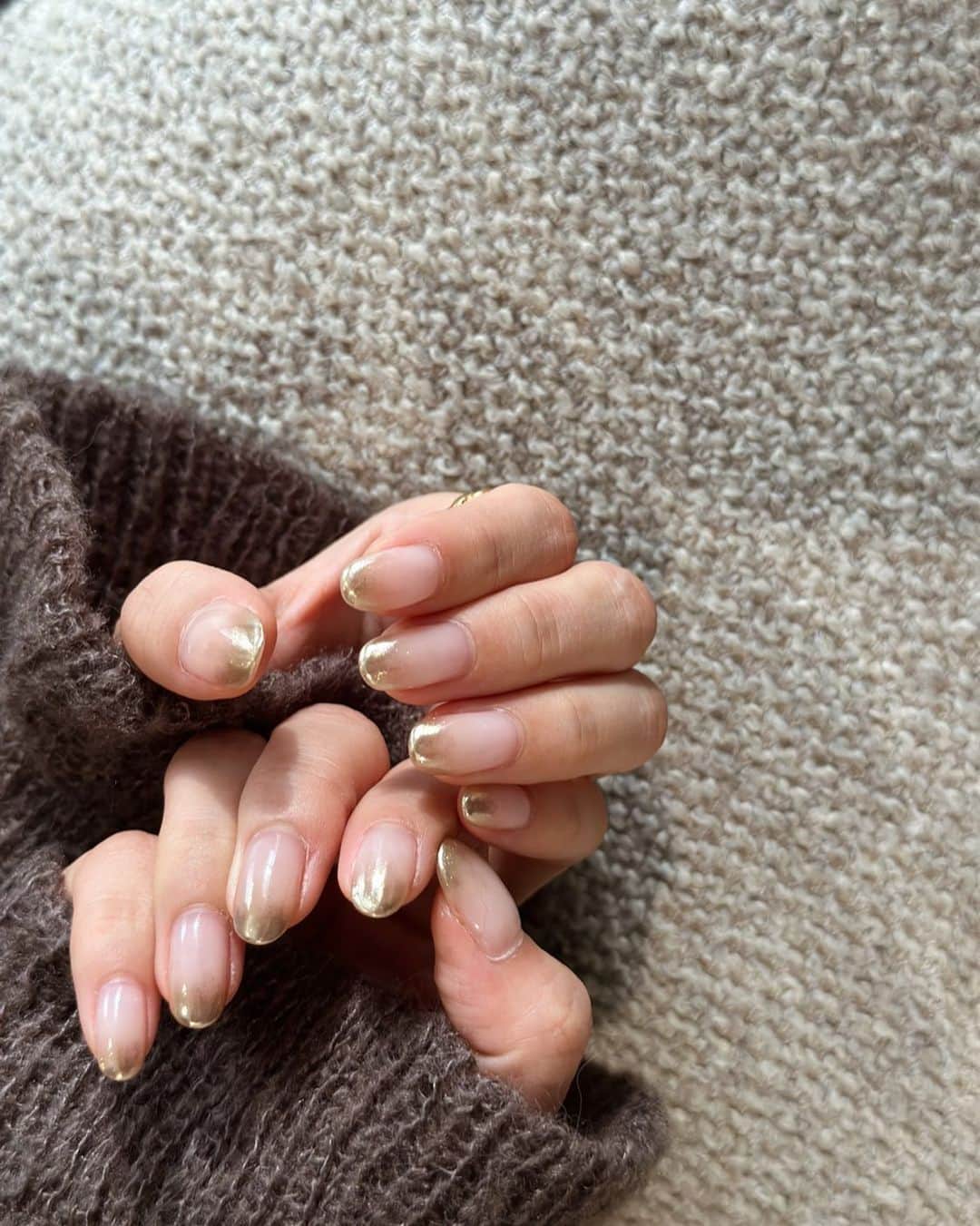 のインスタグラム：「つま先からゴールドになっていくグラデーションが凄く素敵です🔓♡」