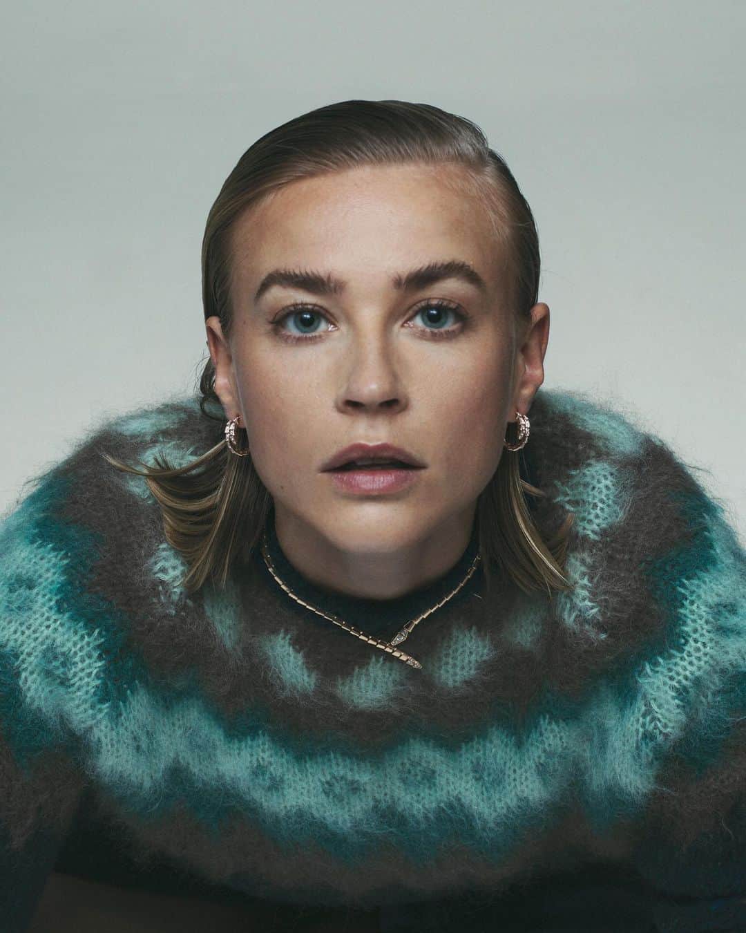 ZOO Magazineのインスタグラム：「ZOO MAGAZINE ANNIVERSARY ISSUE #80: REBIRTH  The 27-year-old actress grew up near Hamburg, a far cry from the Teutoburg Forest of Barbarians. Fans of the show may tune in for the gruesome, well-executed battle sequences, but they remain for the magnetic appeal of Goursaud’s contemporary heroine.  "Especially in today’s times, cinema has a special strength. It’s an event. There is no second screen. That’s wonderful."  ZOO MAGAZINE celebrates its 20th anniversary with Anniversary Issue 80 coming out in the last week of September.  Jeanne Goursaud by Eric Asamoah Shot and interviewed exclusively for ZOO Magazine – 20 YEARS  Jeanne wears: sweater @woolrich  jewelry @bulgari   Photographer: Eric Asamoah @ericasamoahstudio  Talent: Jeanne Goursaud @jeannegoursaud @ Martensgarten Management @martensgarten Stylist: Alex Huber @alexhuber_creative  Hair and Makeup: Tobias Sagner @tobias_sagner  Stylist’s Assistant: Antonio Chiocca @antoniochiocca_stylist  Location: Studio Chérie @studio_cherie  Production: ZOO MAGAZINE  Interview: Jonny Mahon-Heap @jonnymahonheap   #ZOO80 #ZOOMagazine #SandorLubbe #fashionphotography #JeanneGoursaud #EricAsamoah #AlexHuber #rebirth #20YEARSZOOMAGAZINE #Berlin」