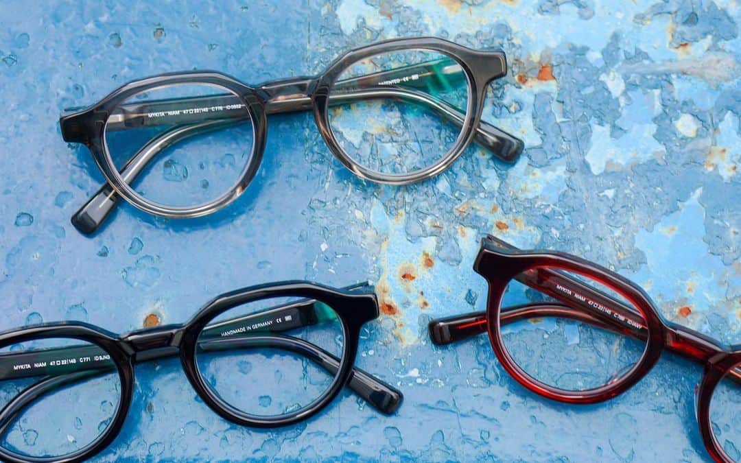 のインスタグラム：「【ACETATE BOLD "NIAM"】  ボリュームのあるクラウンパントシェイプのNIAM。コーディネートのアクセントになるモデルです。  ACETATE BOLD "NIAM"  The voluminous crown punt shape of the "NIAM" model will accentuate your coordination.  #mykita #mykitaacetate #eyewear #eyewearfashion #マイキータ #メガネ」