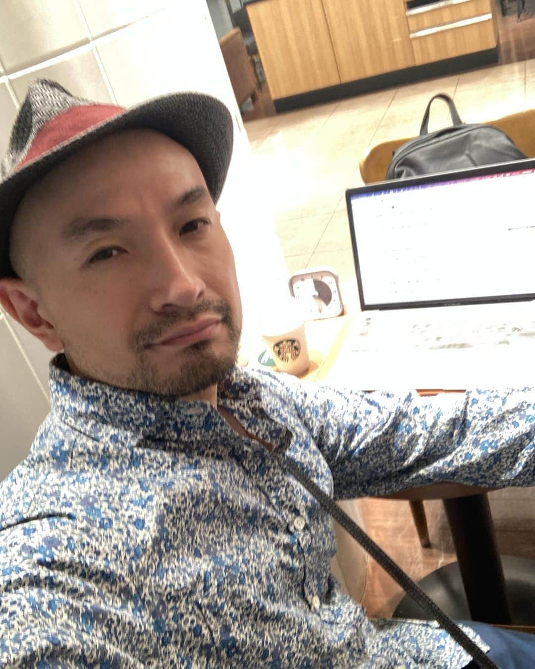 滝本竜彦のインスタグラム：「今日も小説書くよー」