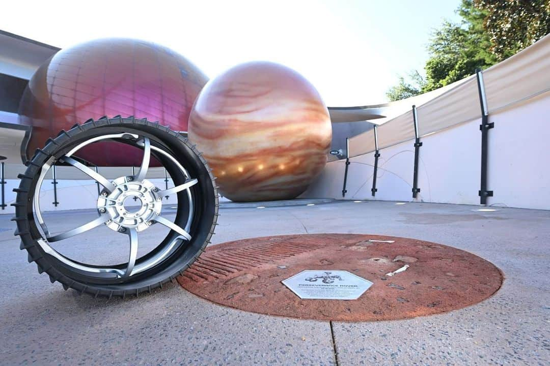 Walt Disney Worldのインスタグラム：「We are go for launch! 🚀 @waltdisneyimagineering & @nasa combined the magic of space & Disney to update an in-park display recreating the surface of Mars in Mission: SPACE at EPCOT.」