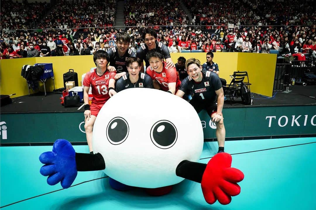 小野寺太志さんのインスタグラム写真 - (小野寺太志Instagram)「… vs 🇹🇷 3-0 WIN !!! 残り3戦もチーム一丸😈  📸 by FIVB.  #1004 #3勝目 #OQT #RoadtoParis #龍神NIPPON」10月4日 21時59分 - taishi.o