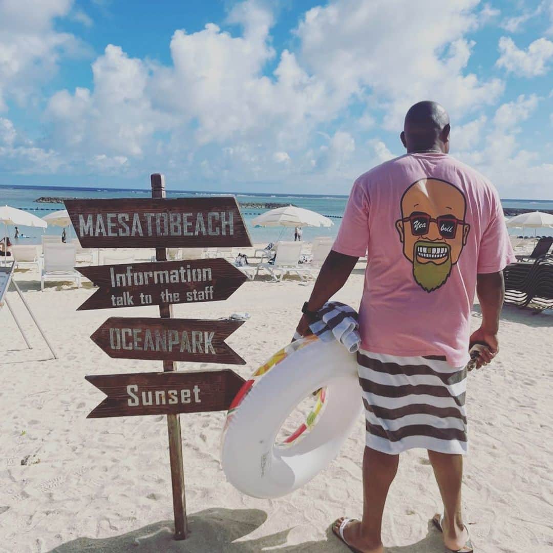 のインスタグラム：「石垣島❤️ 本当にトンガめちゃ似てる！ トンガと思った笑 それはないか笑  #yeaboii #石垣島  #家族りょこう  @yeaboii_apparel」