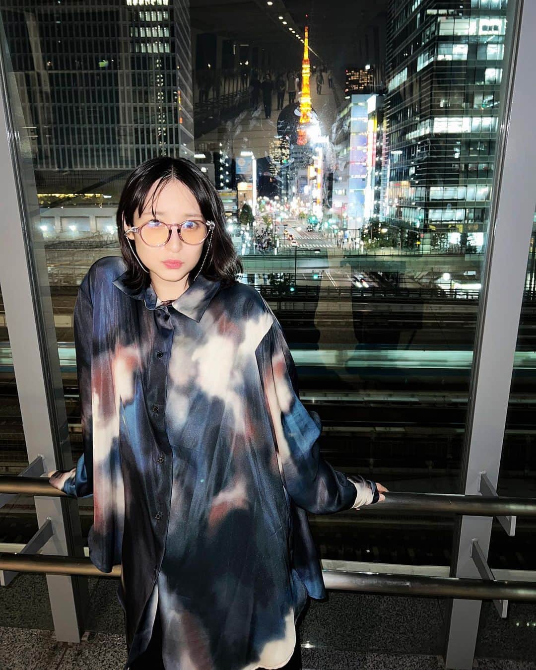 のインスタグラム：「東京の景色の中で東京タワーがいちばんすき。  がんばるぞー！！！ ここでやってやるぞーー！！！  って気持ちがグングン湧いてくるのです。  東京タワーのてっぺんには私の覚悟が置いてあるのさっ（？）」