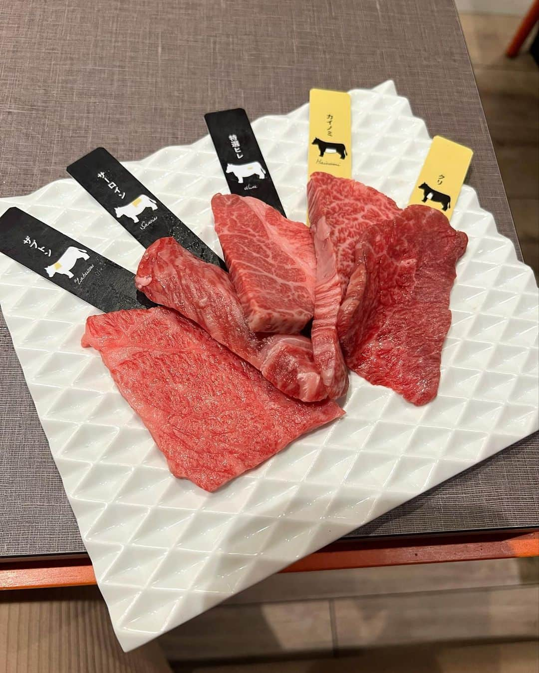 AYUNAさんのインスタグラム写真 - (AYUNAInstagram)「渋谷のお洒落な空間で焼き肉ぅ✨🐃✨  しかも超ー広い空間で居心地が めっちゃ良かったぁ😊🎶  どの部位のお肉も旨味があって 本当に美味しかったです🥰🍀🎶  PR @agingbeef_shibuya #エイジングビーフ #熟成肉 #焼肉 #渋谷ディナー #渋谷ランチ #エイジングビーフ渋谷 #渋谷焼肉 #お肉ディナー」10月4日 21時56分 - ayuna_0404