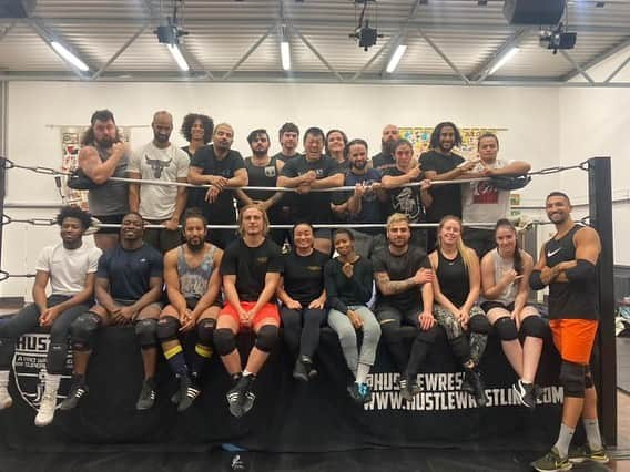 里村明衣子のインスタグラム：「I joined @sidscala ‘s class yesterday!!  Thank you for the great time!!  @hustlewresgym  #london #hustlewrestling」