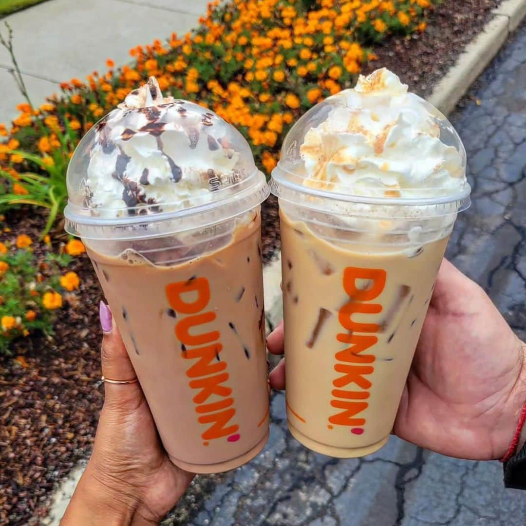 ダンキンドーナツさんのインスタグラム写真 - (ダンキンドーナツInstagram)「two ~iced lattes~ in a pod」10月4日 22時04分 - dunkin