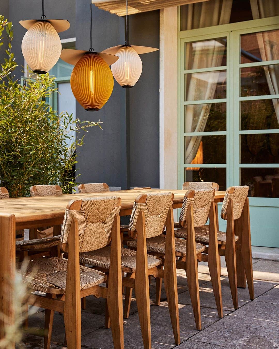 Design Milkのインスタグラム：「@gubiofficial's Satellite Outdoor Collection designed by Mathieu Matégot is out of this world! 🪐💫 Whether you go for the pendant or floor lamp (or both), these playful + sculptural fixtures bring a touch of modern charm to your outdoor spaces! With their ovoid-shaped shell + beautiful light play, they're the perfect addition for setting the mood.  ✨ Hot tip: create the perfect ambiance + a stunning visual statement by clustering pendants together! ✨  See more about the collection at the link in bio. 🔗  🏷️ #GUBI #MathieuMatégot #MathieuMategot #lighting #outdoorlighting #outdoorcollection #outdoorlamps #floorlamp #pendantlamp #pendantlight #furnishing #homefurnishing #outdoorfurnishing #outdoorliving」