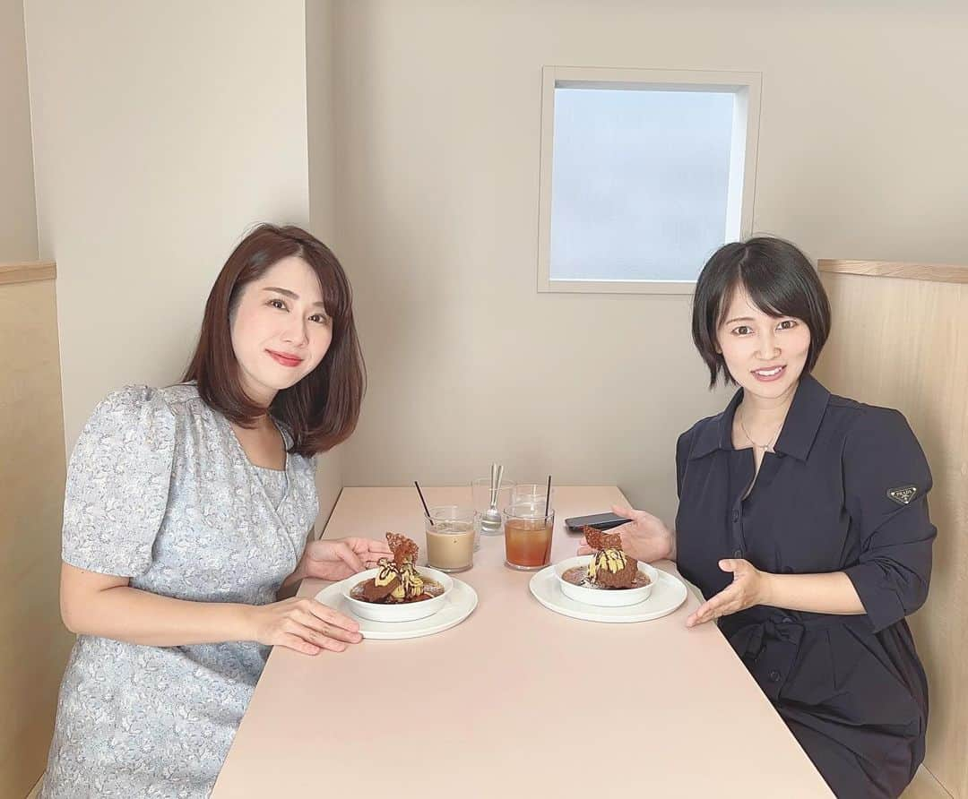 壽老麻衣さんのインスタグラム写真 - (壽老麻衣Instagram)「アナウンサー仲間のおむちゃんとカフェ活☕️ @bienetre.maison  代々木上原の人気カフェです🍰🤍 世界観の作り込まれているところが、なんとなく韓国のカフェと似ているなあと思いながら見ていました🥺✨ また行きたいなあ…！  いつも可愛くて、思いやりがあって、バリバリ仕事をこなしているおむちゃん🍀 久しぶりに会えて嬉しかったです😍」10月4日 22時18分 - maijuro