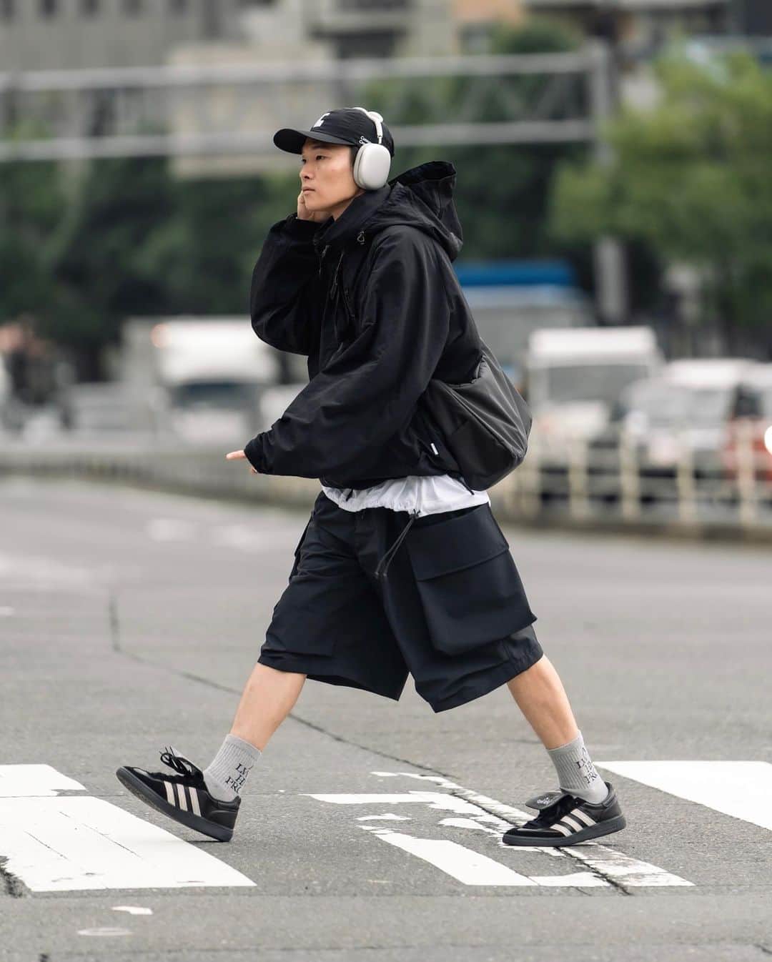 Ryoさんのインスタグラム写真 - (RyoInstagram)「Today's outfit🚶‍♂️ 今時期ちょうどいいウインドブレイカージャケット。 ハーフパンツとの合わせがお気に入りです✊🏻  jacket : @the_clesste tee : @the_clesste  pants : @the_clesste  shoes : @adidasoriginals  bag : @the_clesste  ㅤㅤㅤㅤㅤㅤㅤㅤㅤㅤㅤㅤㅤ #clesste #adidas」10月4日 22時18分 - ryo__takashima