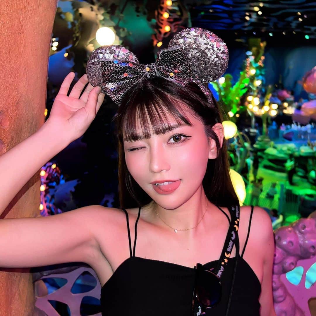 AYAさんのインスタグラム写真 - (AYAInstagram)「ここ涼しくてずっと居たくなる🐬🫧‪  #マーメイドラグーン  #ディズニーシー #ディズニーコーデ  #ディズニー写真部」10月4日 22時19分 - _aya.x.26_