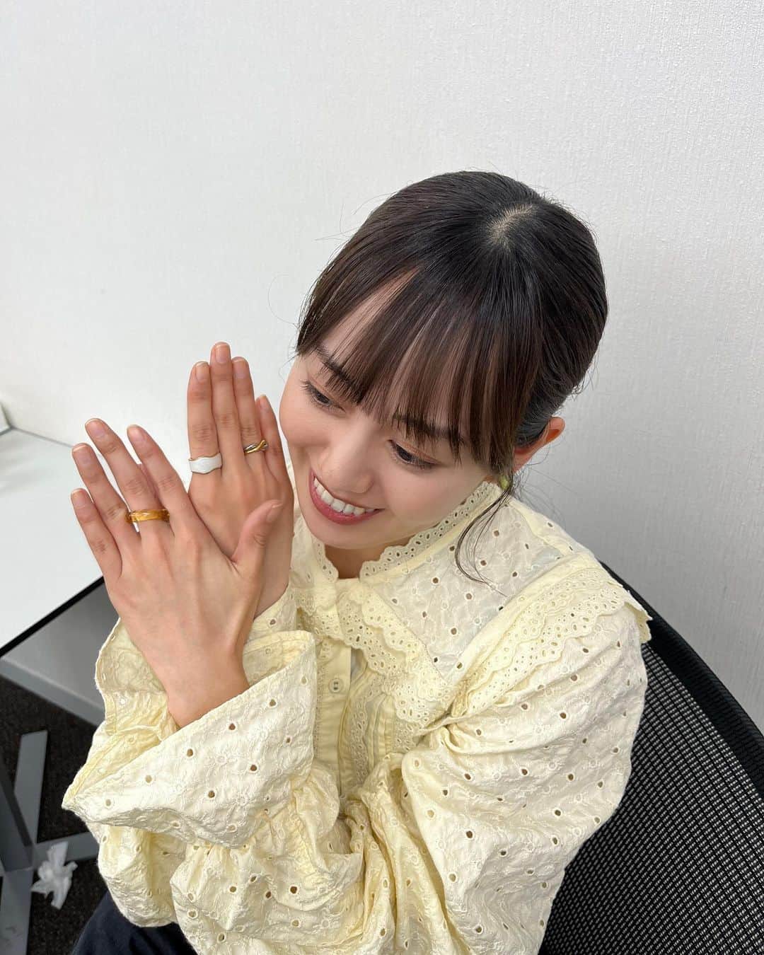 宮﨑香蓮のインスタグラム：「明日10/5 (木) よる8時〜 「 #林修の今知りたいでしょ ! 」 睡眠2時間SP あの！ #柳沢正史 先生と！ ロケをさせていただきました！ 筑波大学の#国際統合睡眠医科学研究機構 すごい施設でした、、！  ぜひご覧ください😴」