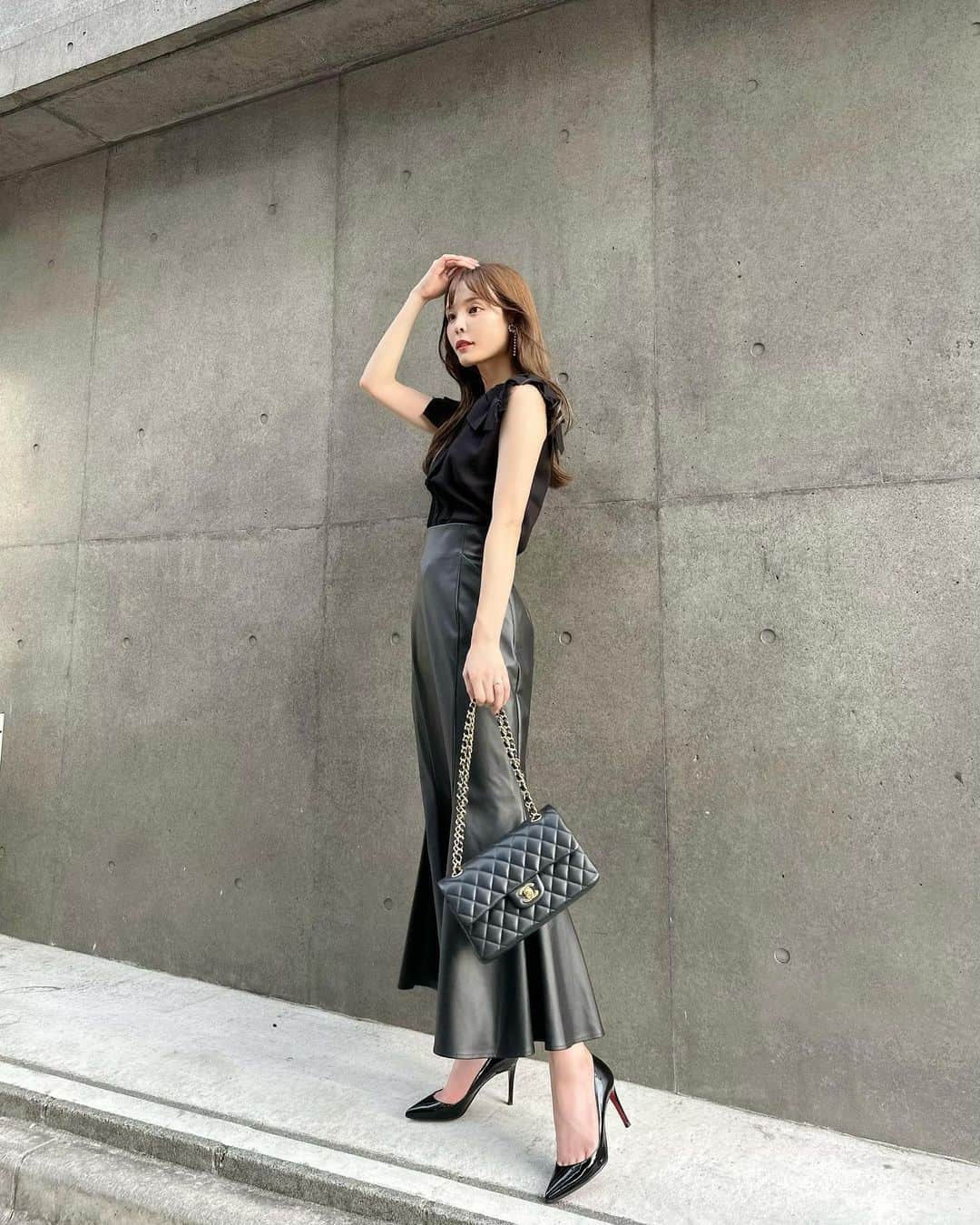 磯田 ひかる(Hikaru Isoda) のインスタグラム：「載せれてなかったコーデまとめ🩶  Look1 Tops & Skirt @celford_official @usagionline   Look2 Dress @snidel_official  Vest @grl_official   Look3 Tops @snidel_official  Pants @31sonsdemode   Loo4 Drees @lilambition_official   ------------------------------ picaru：162cm / 骨格ウェーブ 1st ブライトスプリング 2nd ブライトサマー  大人可愛いスタイルアップコーデ ヘアメイクを合わせた トータルスタイリングを提案🤍  不定期にストーリーで ファッションお悩み相談募集中🥰 ------------------------------  他の投稿を見る→【@picaruuu】」