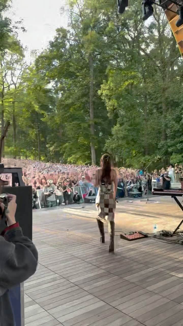 Nylon Magazineのインスタグラム：「Ahead of playing at All Things Go, Lizzy McAlpine takes us through her day at D.C.’s annual outdoor music festival.」