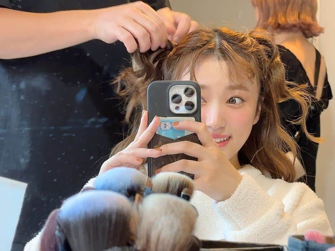 矢吹奈子さんのインスタグラム写真 - (矢吹奈子Instagram)「天使の日👼🏻 ってことで天使の羽みたいな髪(途中経過)した時の笑」10月4日 22時27分 - 75_yabuki