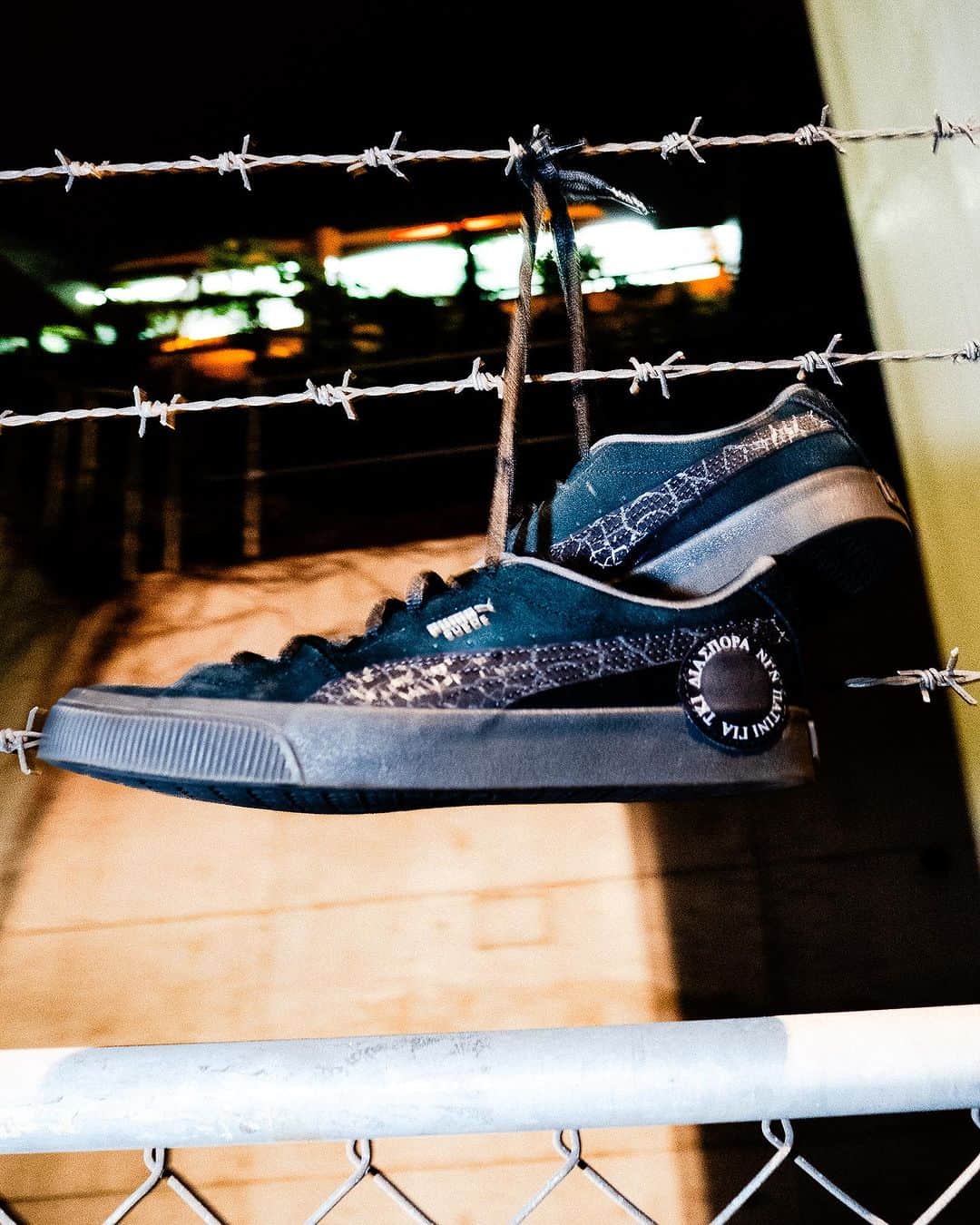BANRI KOBAYASHIのインスタグラム：「📸 for @pumajapan @diaspora_skateboards   PUMAとスケシュー作りました！ 写真とショートクリップ（明日公開予定）も撮ってます。  10/6(金)の夜には原宿キャットストリートのPUMA STOREでレセプションもありますので、ぜひお気軽に遊びに来てください。 *DJはshakke-n-wardaaのお二人と、トリにお願いしてます！  当日はフリービールにフリーステッカー、あと¥5,000以上購入でデッキ等が当たるガチャも用意してます。 どなたでも無料で来場可能ですので、皆様のご来場をお待ちしております！」