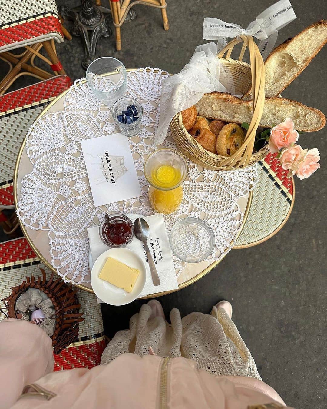 フォルテフォルテさんのインスタグラム写真 - (フォルテフォルテInstagram)「romantic and contemporary, our splendid @alicepilate wears the forte_forte shining nylon bomber combined with the alençon lace skirt at our amazing breakfast at @leprogresmarais, during paris fashion week. forte_forte loves you! #forte_forte #aw23 #pfw #musa #autunno #gracefulness #dreams #nymph #contemporary #handmade #freedom #energy #nature #poetic #feminine #fluid #passion #madeinitaly」10月4日 22時42分 - forte_forte