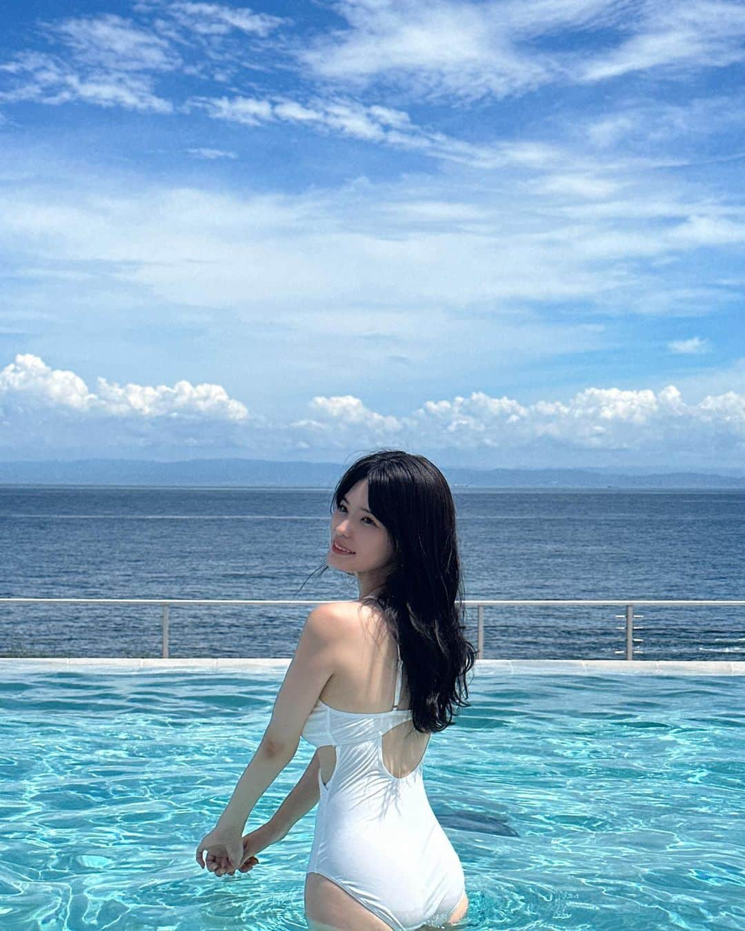 雪村彩音さんのインスタグラム写真 - (雪村彩音Instagram)「. 早く投稿しないと夏終わる😨笑 . . #훈련 #훈련부사관 #스타일  #오오티 #패션 #맞팔 #일상 #model #salonmodel #プール #水着 #흑발 #맞팔 #데일리 #좋아요 #좋아요 #셀카 #셀스타그램 #좋아요반사 #여행 #카페 #패션 #인스타 #뷰티 #일본 #귀여워 #일상 #좋아요 #팔로우 #인스타푸드 #코디 #아웃핏 #그라비아 #수영복」10月4日 22時35分 - ykmrayn411