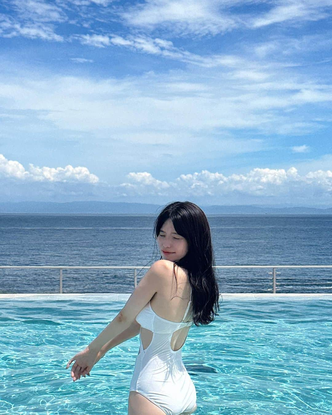 雪村彩音さんのインスタグラム写真 - (雪村彩音Instagram)「. 早く投稿しないと夏終わる😨笑 . . #훈련 #훈련부사관 #스타일  #오오티 #패션 #맞팔 #일상 #model #salonmodel #プール #水着 #흑발 #맞팔 #데일리 #좋아요 #좋아요 #셀카 #셀스타그램 #좋아요반사 #여행 #카페 #패션 #인스타 #뷰티 #일본 #귀여워 #일상 #좋아요 #팔로우 #인스타푸드 #코디 #아웃핏 #그라비아 #수영복」10月4日 22時35分 - ykmrayn411