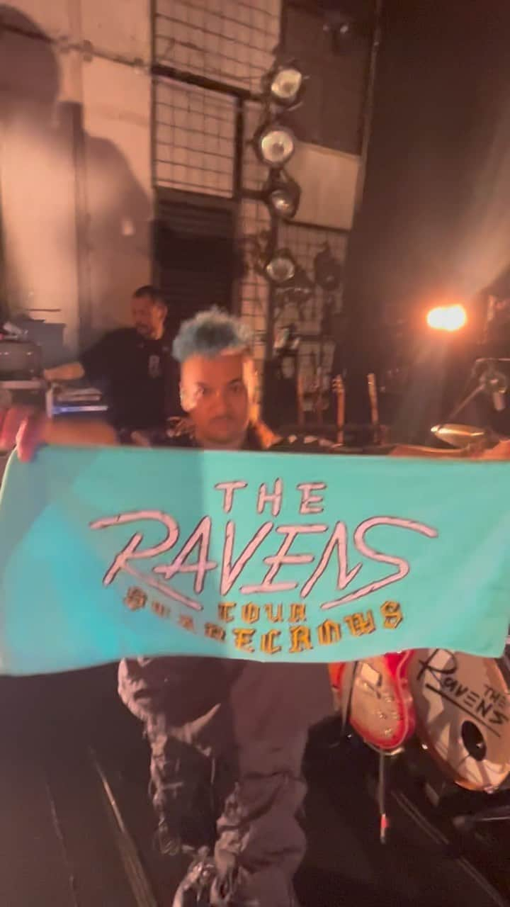 桜井誠のインスタグラム：「The Ravens scarecrows 2日目　京都MUSE 馴染みのある箱で、最高なライブできました！  ありがとう！ #the ravens」