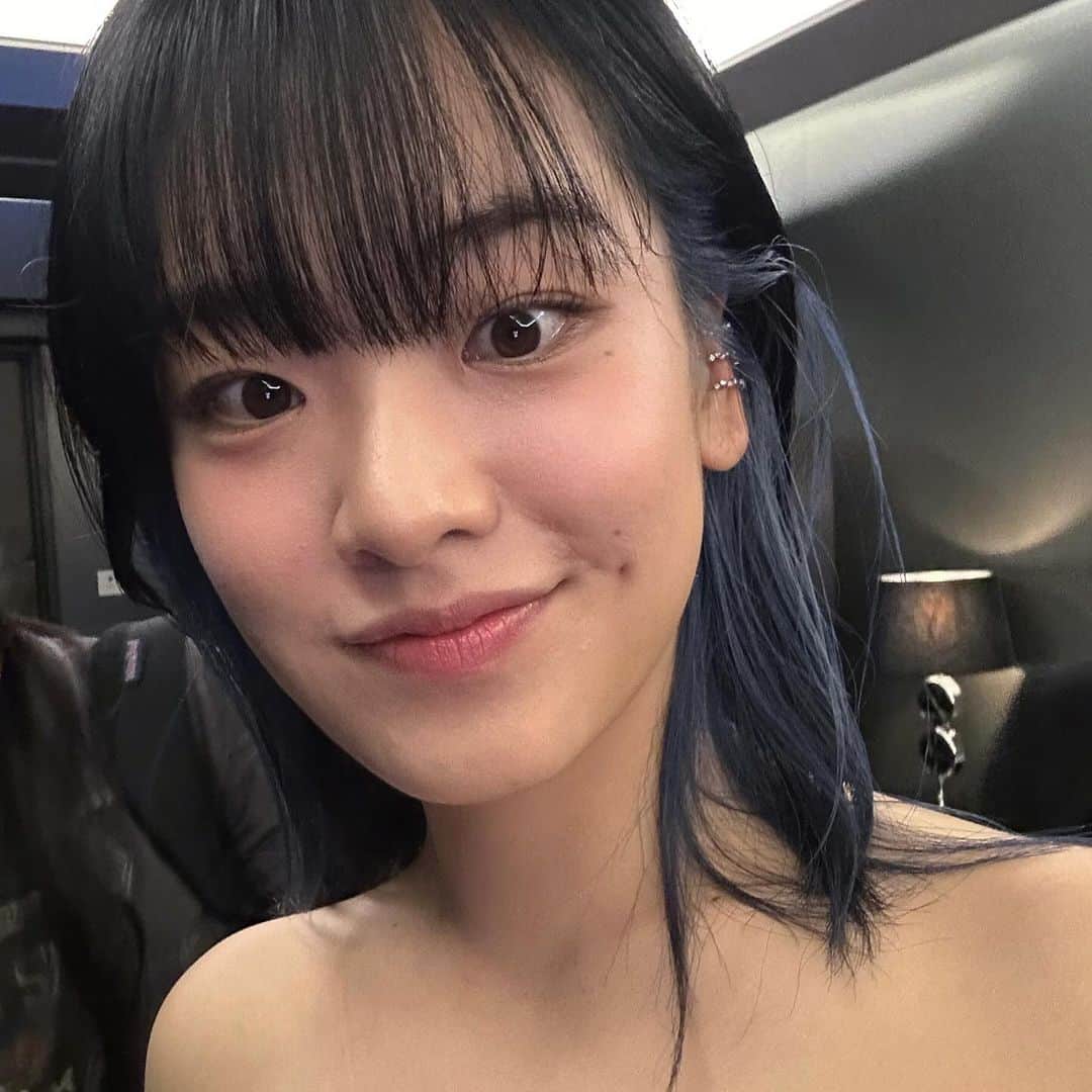 のインスタグラム：「🩶🖤🩷 @busanfilmfest」