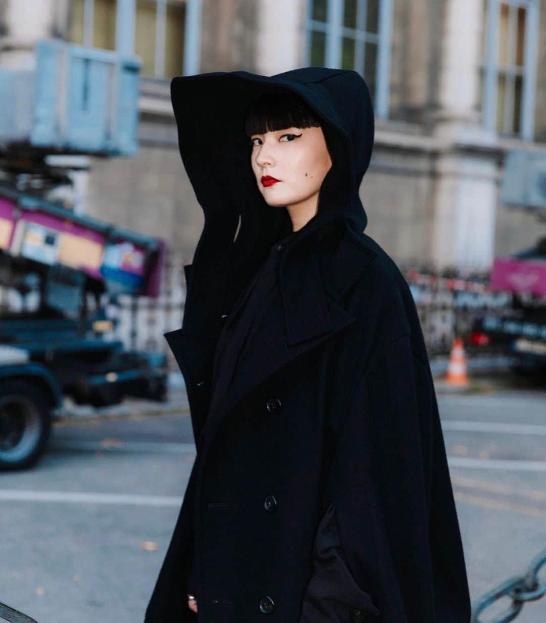 秋元梢さんのインスタグラム写真 - (秋元梢Instagram)「⚫️Yohji Yamamo⚫️  #pfw #yohjiyamamoto」10月4日 22時41分 - akimoto_kozue