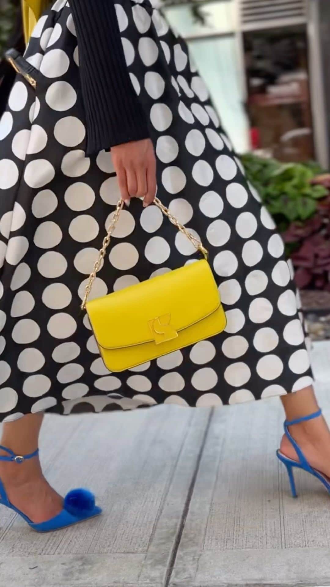 ケイト・スペードのインスタグラム：「@sadgal85 knows how to make every hour golden hour. #katespadeny #katespadenydakota」