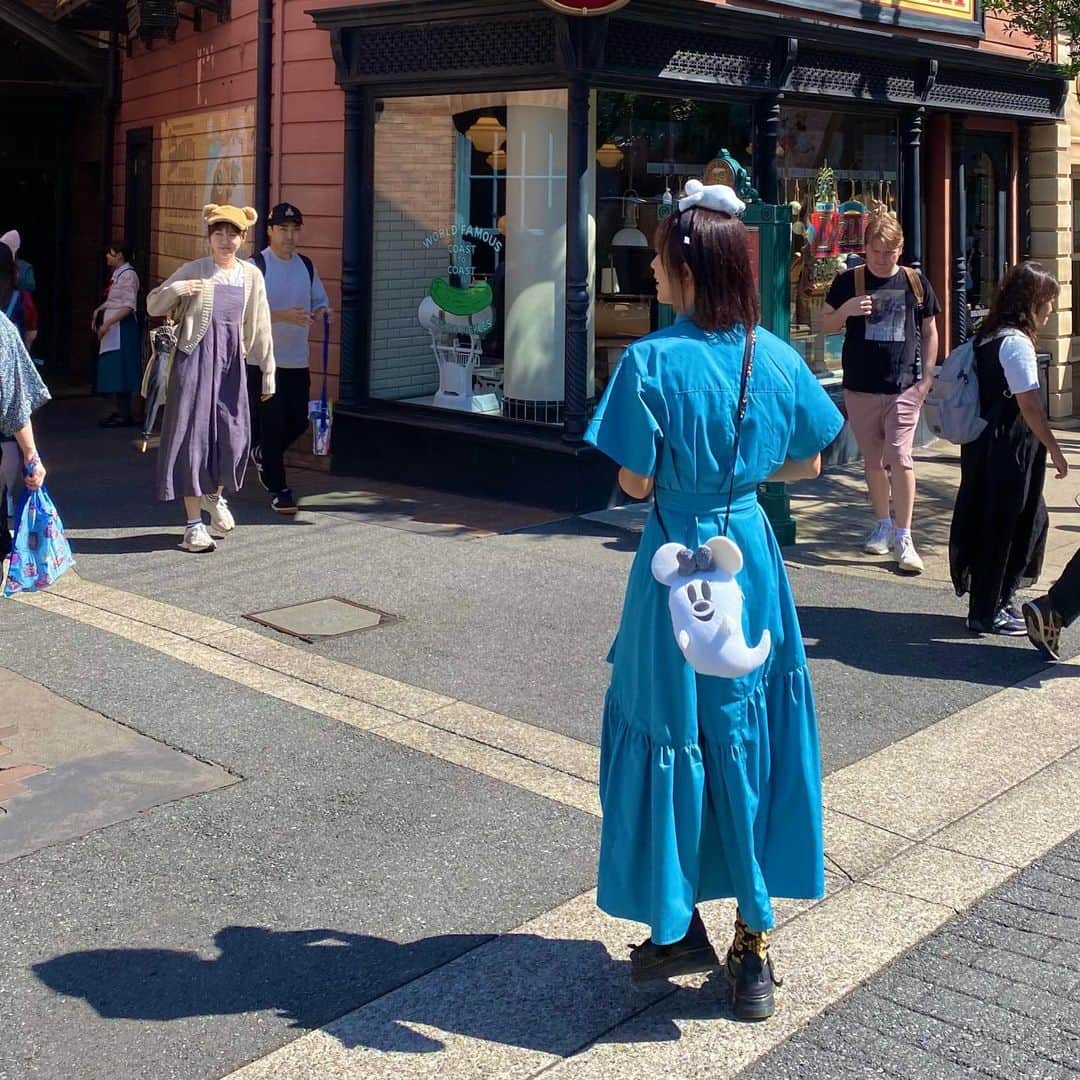 菅原美優のインスタグラム：「👻🩵🩵🩵  #ディズニーハロウィン #dハロ #ディズニーシー #ディズニー #ハロウィン #tdl #disneysea #disney #東京ディズニーシー #ミッキー #halloween #tds」