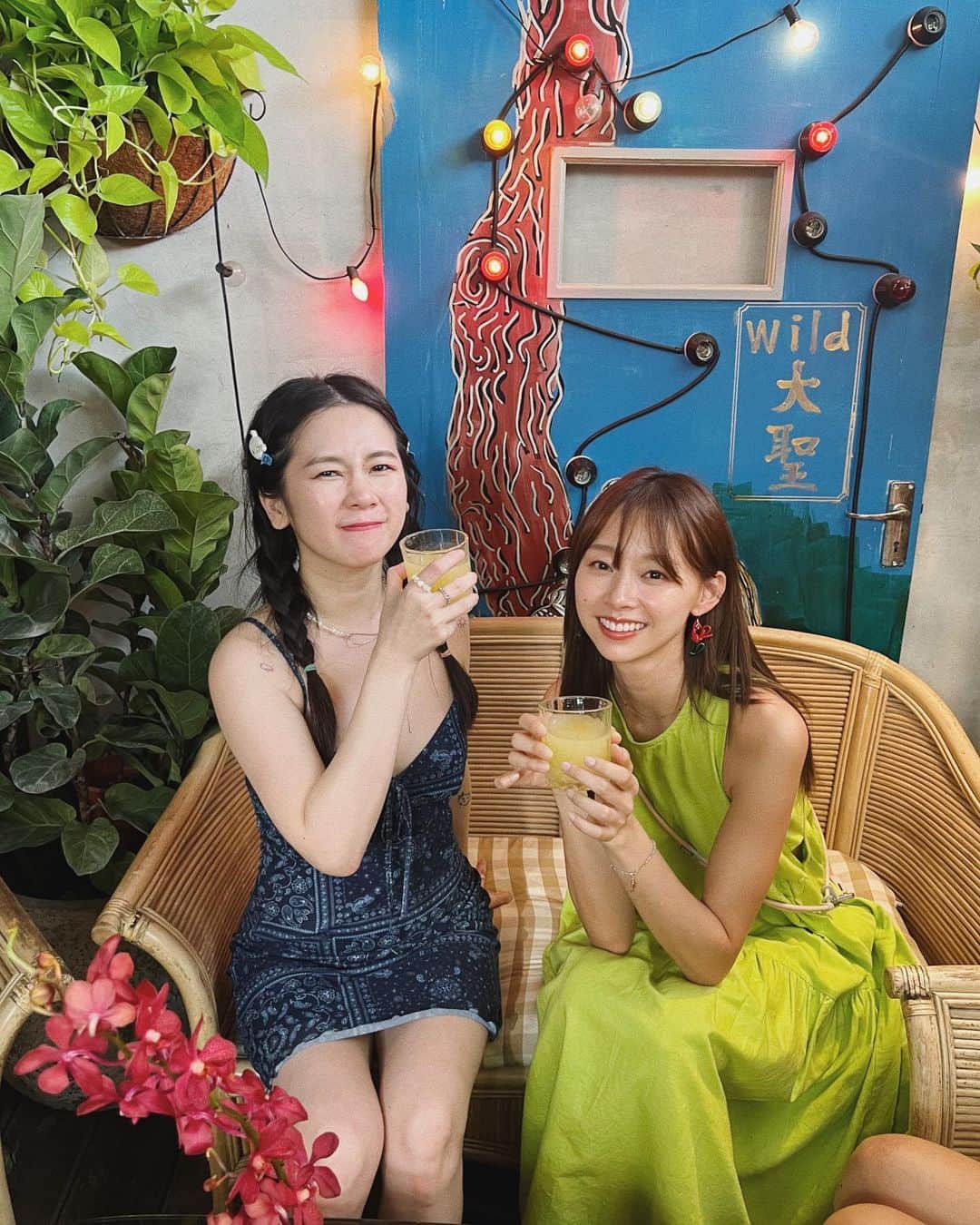 吳斐莉さんのインスタグラム写真 - (吳斐莉Instagram)「聽說花蓮要這樣玩～ 「早上龍宮，晚上島東」😆  龍宮是我很喜歡的咖啡廳 設計的氛圍很棒 然後走5分鐘就可到七星潭看海 好chill～  接著晚上到島東小酌喝一杯 這樣的行程完全剛剛好放鬆😚」10月4日 22時49分 - wufeili