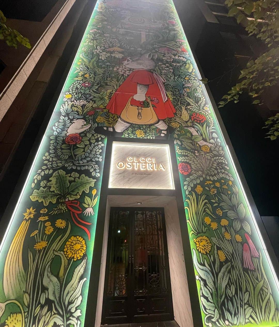 MIYABIさんのインスタグラム写真 - (MIYABIInstagram)「この前は相方のbirthdayお祝いしてきたよ🥂🎂✨  改めてお誕生日おめでとっ💛🥜  同期の存在ってとっても大きくて 大切🫶  心優しくて、人想いな @cjd_harachan 大好きよぉ💕  これからもたくさん笑ってたくさん思い出作ろうねぇ👶🏼  #cyberjapandancers  #サイバージャパンダンサーズ  #ミヤビーム  #gucci」10月4日 23時16分 - cjd_miyabi