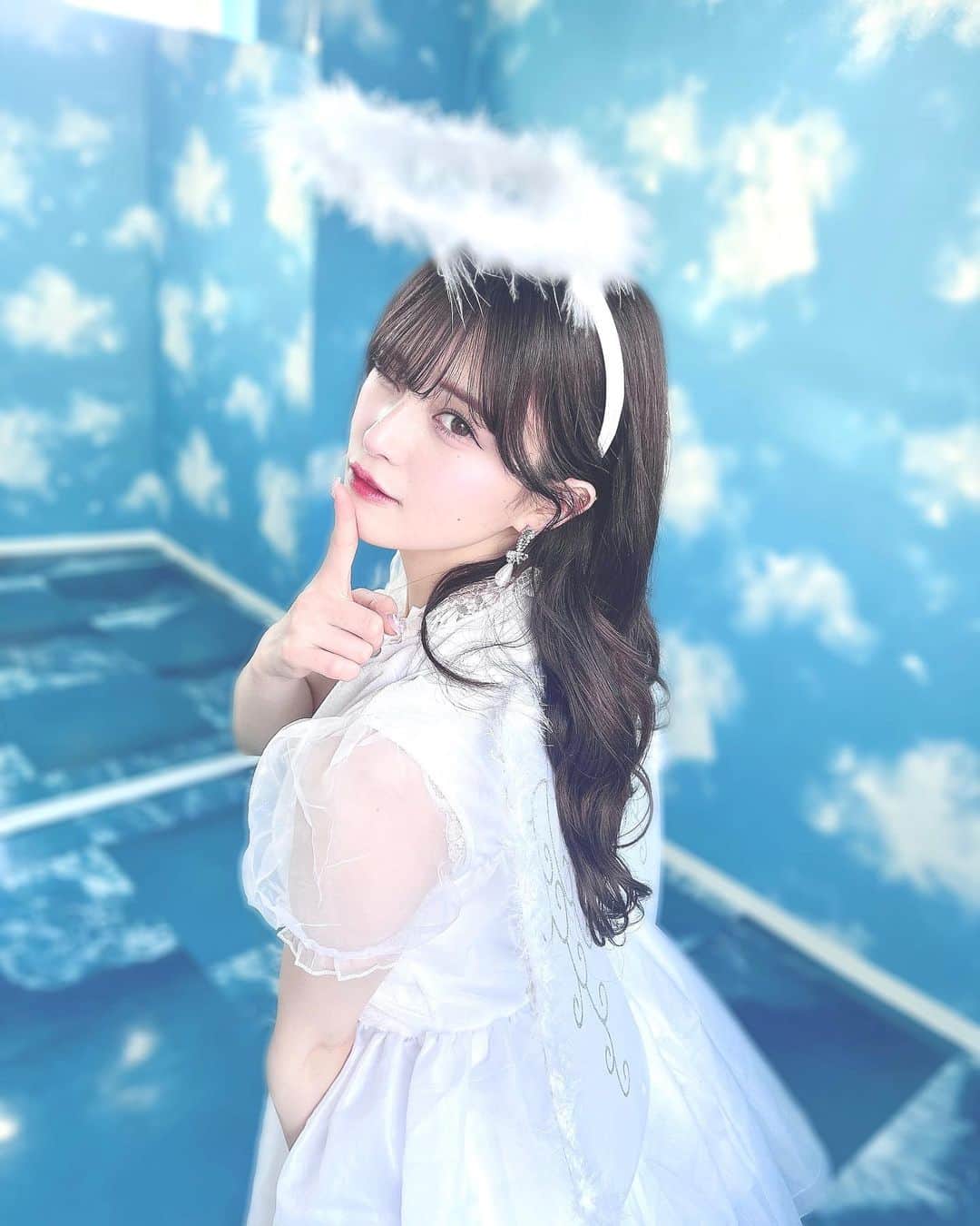 田北香世子のインスタグラム：「天使になりたいの👼🏻☁️🪽  #天使の日 #天使コスプレ #アイドル #天使」